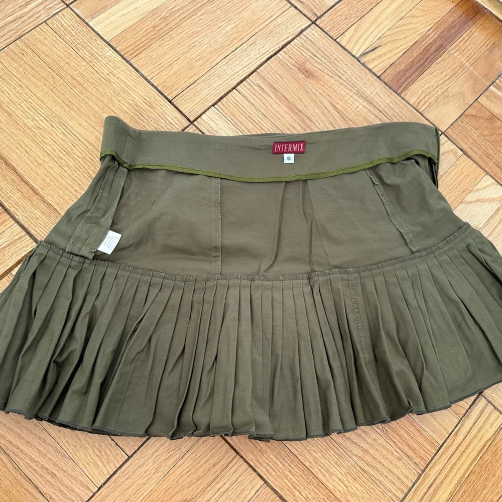 INTERMIX mini skirt - Picture 2 of 4